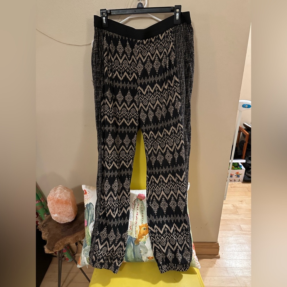 French Laundry Monochrome Geometric Top